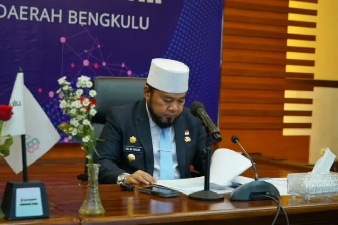 
Gubernur Bengkulu Helmi Hasan