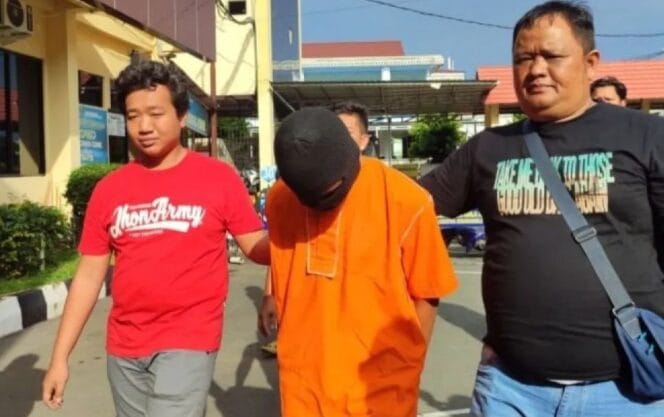 
					Pelaku pembunuhan 2 bocah di Bengkulu.