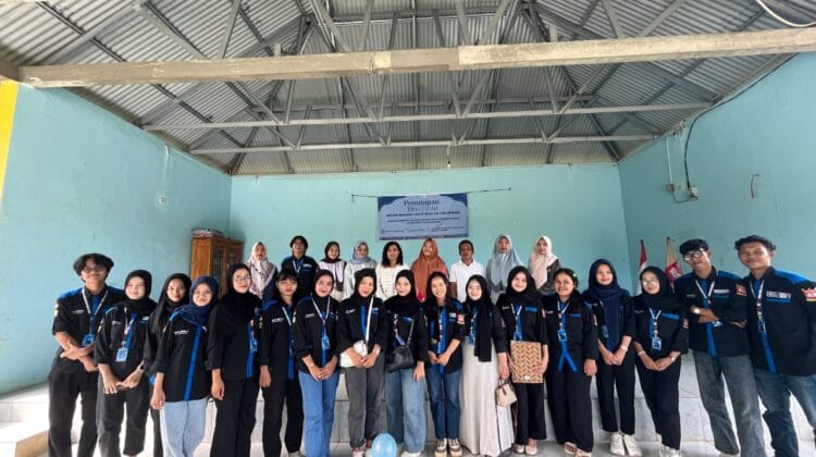 Program Bina Desa Inisiasi HIMATAKSIFO di Desa Air Sebakul, Dorong Transformasi Perpustakaan Digital