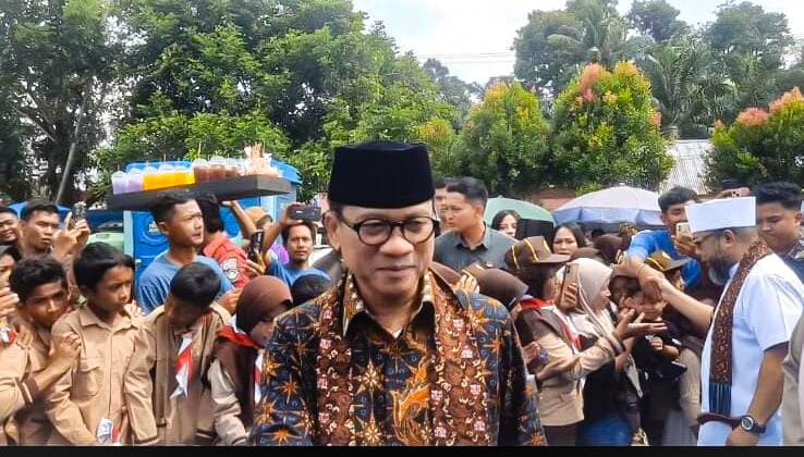“Jemput” Semangat Gotong Royong: Kunjungan Menteri Desa Yandri Susanto ke Desa Bukit Peninjauan I Disambut Antusiasme Tinggi