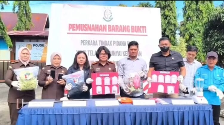 Kejari Mukomuko Musnahkan Puluhan Barang Bukti dari 33 Perkara Inkrah