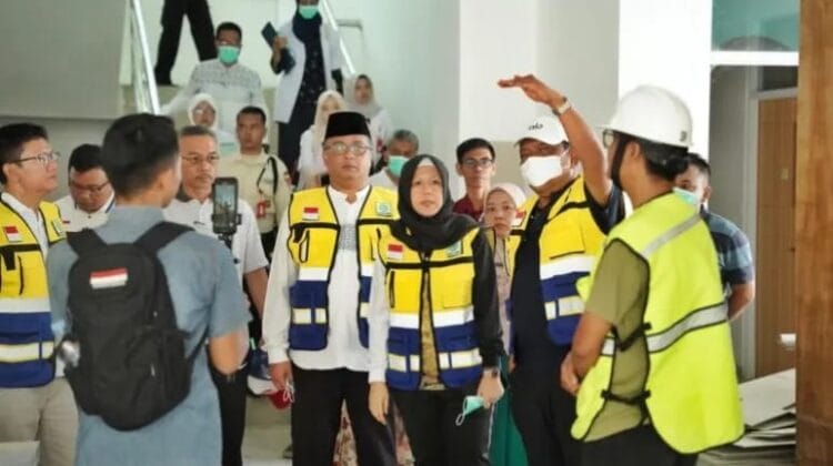 Tinjau Proyek RSUD M. Yunus, Wagub Mian Pastikan Kualitas dan Progres Tepat Waktu