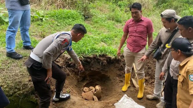 
					Misteri 3 Tengkorak dalam Kendi di Kepahiang, Libatkan Balai Arkeologi untuk Identifikasi Sejarah