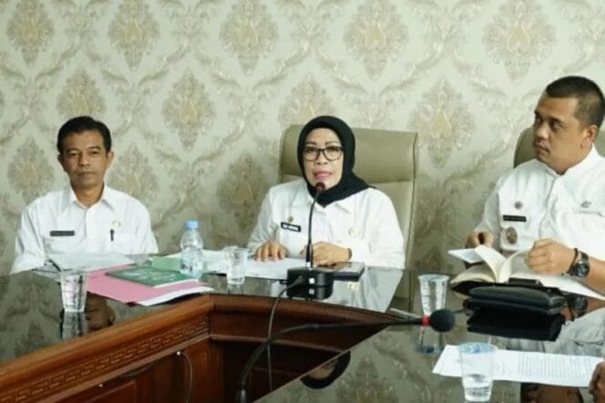 
Pemkab Rejang Lebong Wajibkan Pelaku Usaha Tanam 10.000 Pohon untuk Mitigasi Bencana