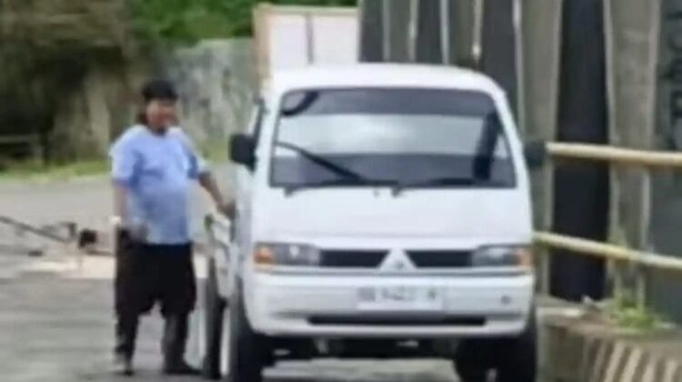 Oknum ASN Rejang Lebong Teridentifikasi Sebagai Pelaku Pembuangan Sampah ke Sungai