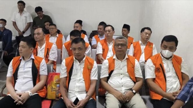 
Kerugian Negara Fantastis! Sidang Perdana Korupsi Tambang Bengkulu Rp 1,8 Triliun Diwarnai Isak Tangis Keluarga