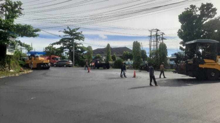 Proyek Pengaspalan Simpang Sukamerindu Rampung Sore Ini, Arus Lalu Lintas Kembali Normal