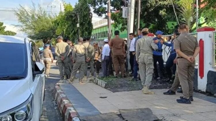Sikat Habis! Satpol PP Kota Bengkulu Sterilkan Jalan Cendana dan Mahoni dari Pedagang Bandel