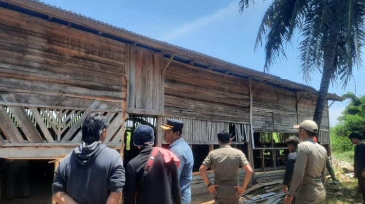 Satpol PP Kota Bengkulu Bongkar Warung Remang-remang di Beringin Raya, Tidak Ada Lagi Toleransi Waktu!