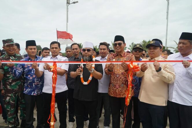 
					Gubernur Resmikan Jembatan Matan di Seluma, Hendri Satrio: Pak Helmi Hasan Mencetak Sejarah!