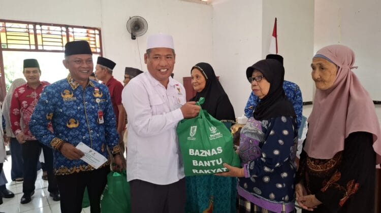 Wujud Kepedulian, Pemprov Bengkulu dan Baznas Salurkan Santunan untuk 65 Lansia di Panti Tresna Werdha
