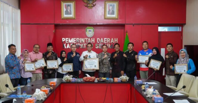 
					Seluma Juara! Di Bawah Komando Teddy Rahman, Kabupaten Seluma Raih Predikat Pelayanan Publik Terbaik se-Provinsi Bengkulu
