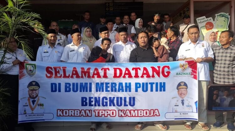 Tangis Pecah di Bandara Fatmawati: 4 Pemuda Bengkulu Sujud Syukur Lolos dari Neraka TPPO Kamboja