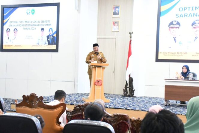 
Dorong UMKM Naik Kelas, Pemkot Bengkulu Bekali 75 Pelaku Usaha Ilmu Digital Marketing