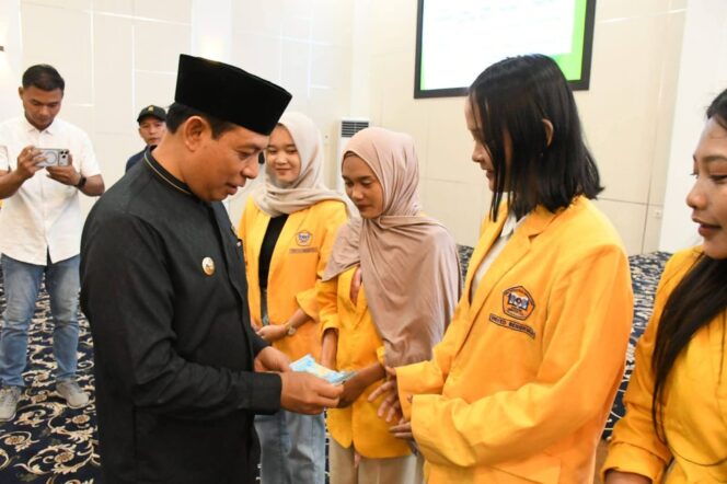 
Ubah Ide Jadi Cuan, Pemkot Bengkulu Gembleng 75 Mahasiswa Unived Jadi Pengusaha Muda
