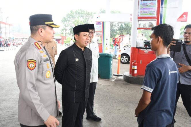 
Pastikan Stok BBM Aman, Pemkot dan Polresta Bengkulu Sidak Sejumlah SPBU: Jangan Panic Buying!