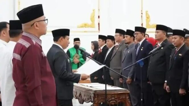 
Gerbong Mutasi Pemkot Bengkulu Bergerak: Dedy Wahyudi Lantik 44 Pejabat, Ini Daftar Lengkapnya!
