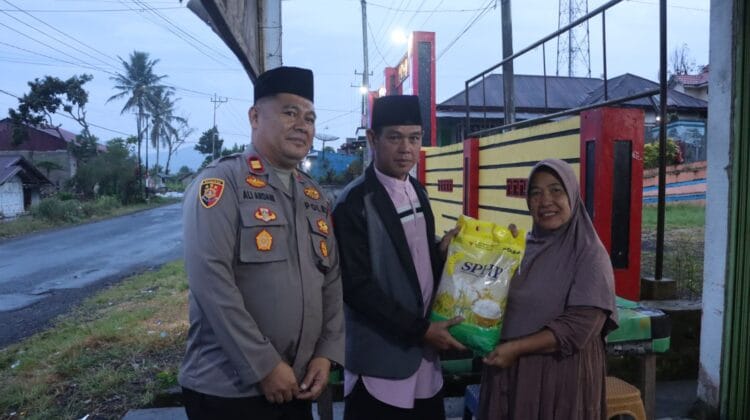 Sejukkan Suasana Ramadan, Kapolres Kepahiang Gelar ‘Suling’ dan Tebar Bantuan di Suro Lembak