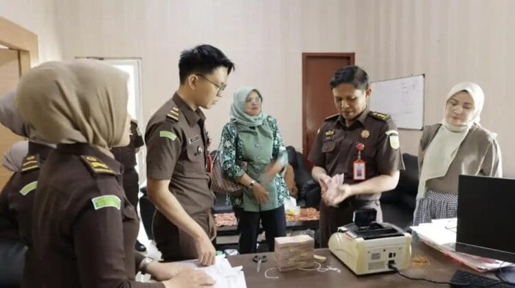 Kejari Bengkulu Terima Uang Pengganti Rp115 Juta dari Kadinkes dan Konsultan Kasus Labkesda