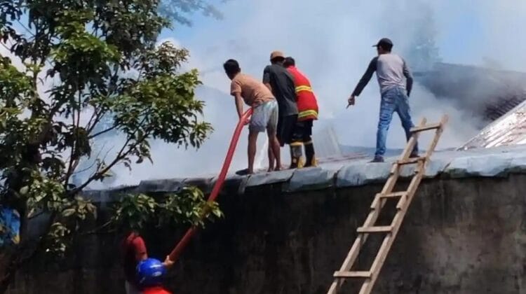 Duka Menjelang Lebaran: Rumah Tukang Ojek di Talang Benih Ludes Terbakar, Kerugian Capai Rp 200 Juta
