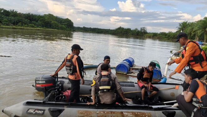 
Tragedi di Sungai Manjuto: Pencari Lokan di Mukomuko Hilang, Diduga Diterkam Buaya