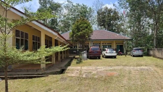 
Krisis E-Ijazah di Bengkulu Tengah: 13 Siswa SMPN 25 Terancam Tak Kebagian Dana BOS