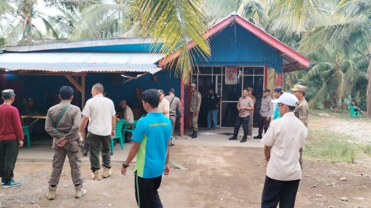 Sebabkan Keresahan Warga, Satpol PP Mukomuko Segel Tempat Karaoke di Lubuk Mukti