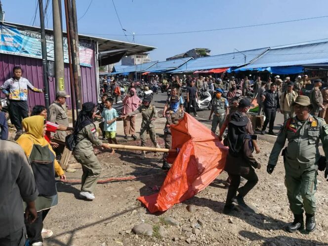 
Masa Persuasif Berakhir! Tim Gabungan “Sapu Bersih” Lapak Liar di Kawasan Pasar Panorama