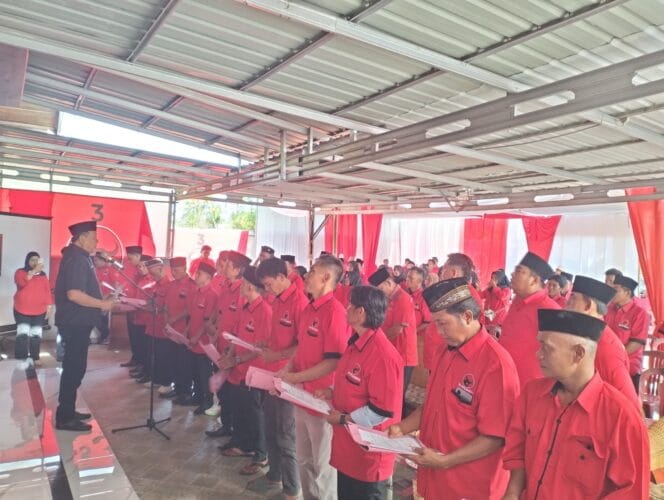 
Perkuat Akar Rumput, PDI Perjuangan Seluma Kukuhkan Pengurus 14 PAC Menuju Kemenangan Pemilu