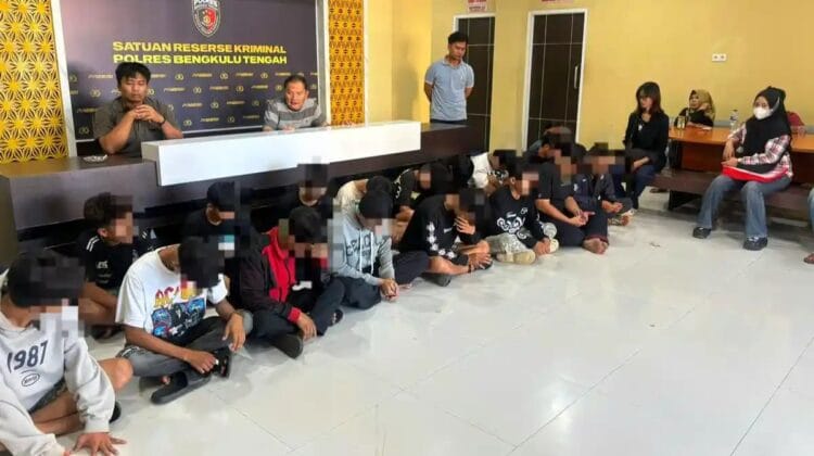 Resahkan Warga Taba Lagan, 21 Remaja Diduga Gangster di Bengkulu Tengah Diamankan Polisi beserta Samurai dan Celurit