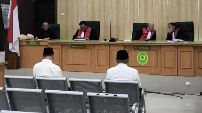 
Didakwa Korupsi Tambang PT RSM, Eks Bupati Bengkulu Utara Imron Rosyadi Siapkan Eksepsi     