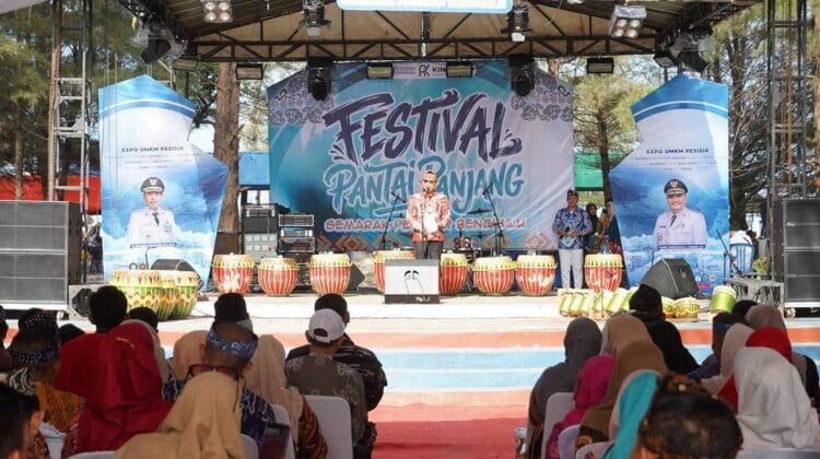 Tanpa Sepeserpun APBD! Festival Pantai Panjang Semarakkan Bumi Merah Putih Lewat Gotong Royong Sponsor   