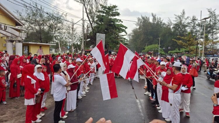 Menanamkan Jiwa Nasionalisme Sejak Dini, Pemkot Bengkulu Apresiasi Jalan Sehat RA Merah Putih