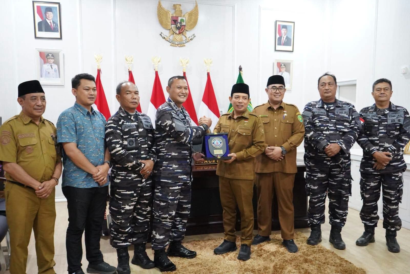 Sinergi Kuat untuk Bumi Merah Putih: Danlanal Bengkulu dan Wali Kota Bahas Pengelolaan Sampah hingga Ketahanan Pangan