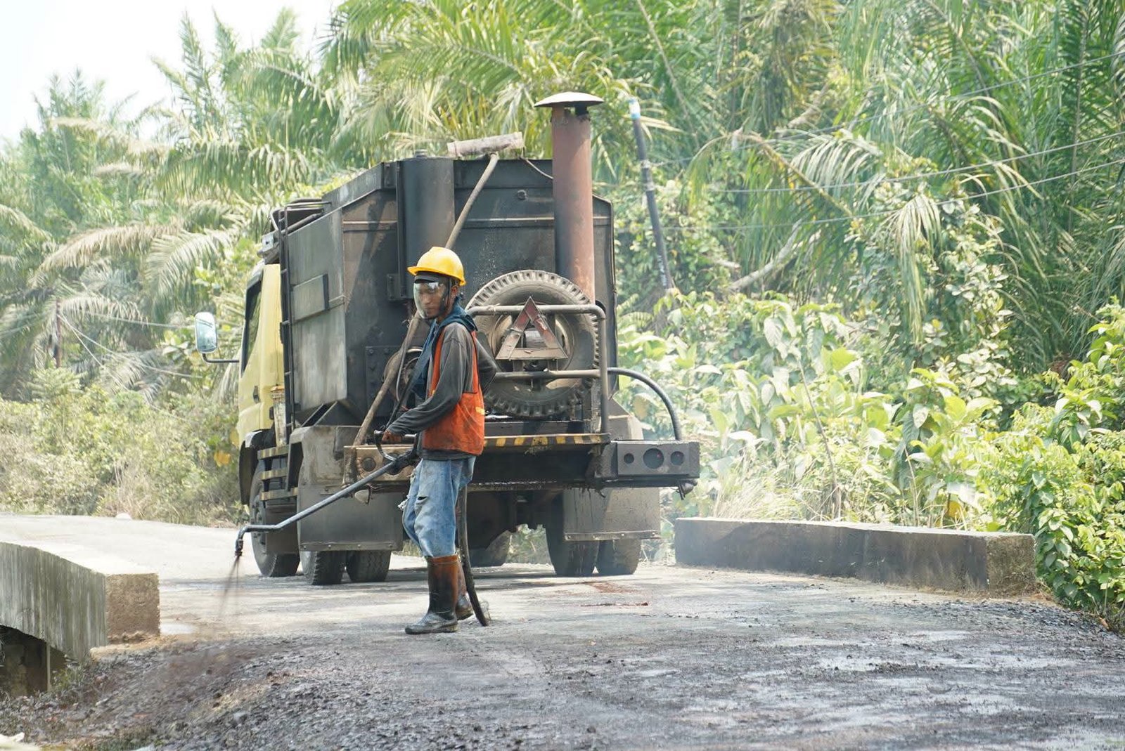 Penantian 10 Tahun Berakhir: Jalan Tanggul Rawa Makmur Kini Mulus Berseri, Warga Ucapkan Terima Kasih ke Pemkot