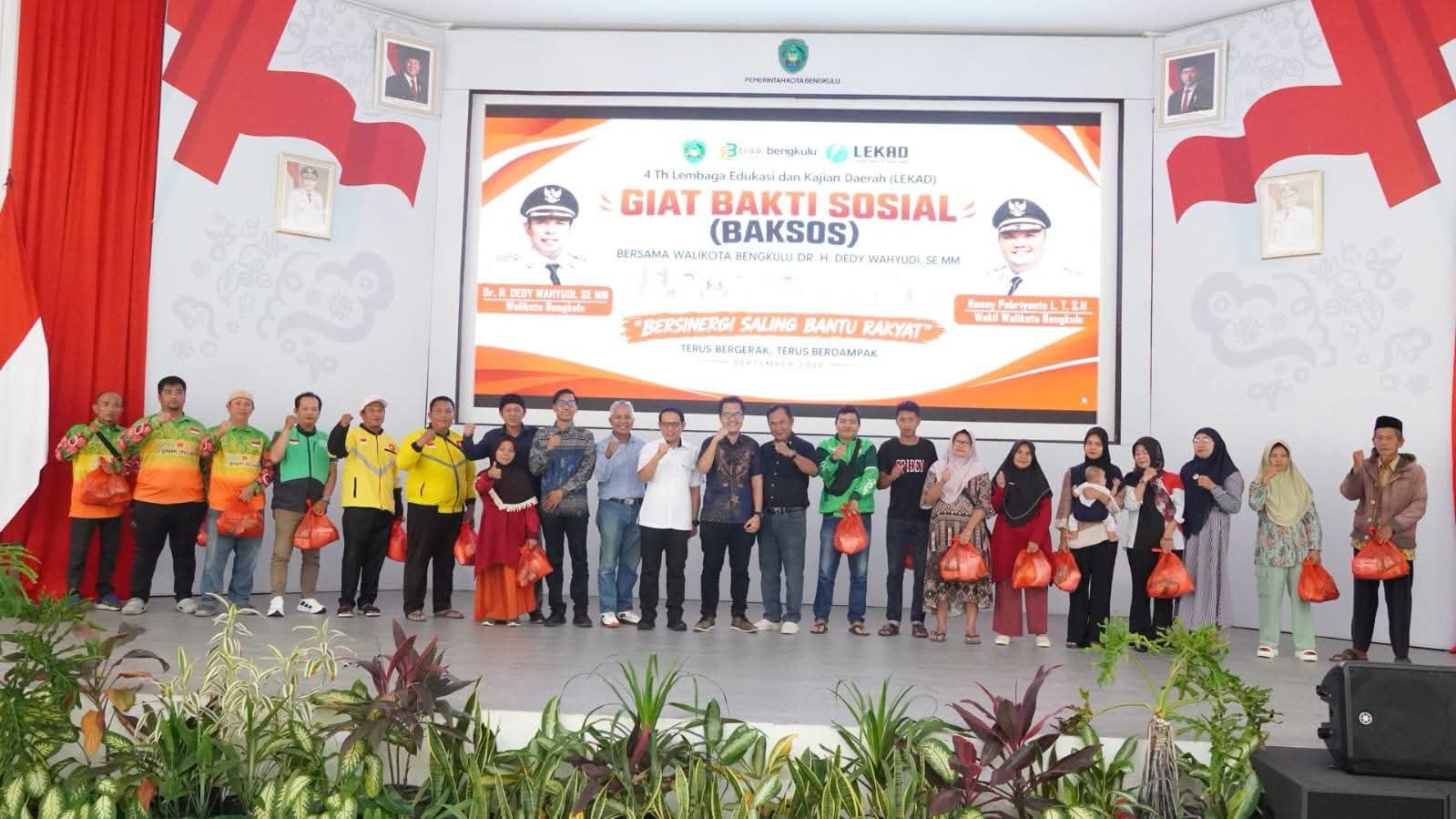 Pemkot Bengkulu Gelar LEKAD Ke-4, Walikota Dedy Wahyudi Salurkan Bantuan untuk Dhuafa dan Ojol