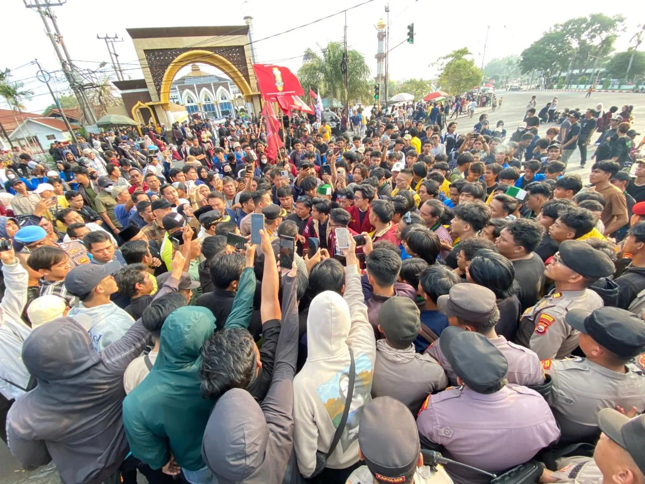 Aliansi Mahasiswa Bengkulu Geruduk DPRD, Suwarakan 11 Tuntutan Krusial dari Isu Korupsi hingga BBM