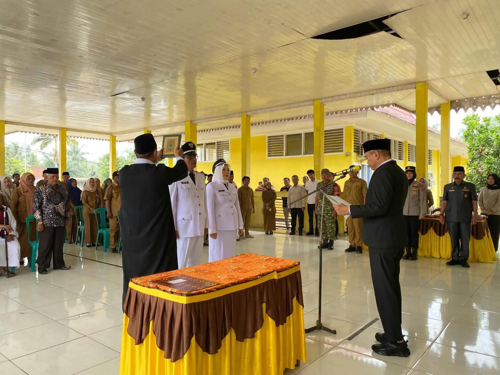 Bupati Rachmat Riyanto Lantik Dua Pj Kepala Desa di Pondok Kelapa, Tegaskan Komitmen Membangun Desa