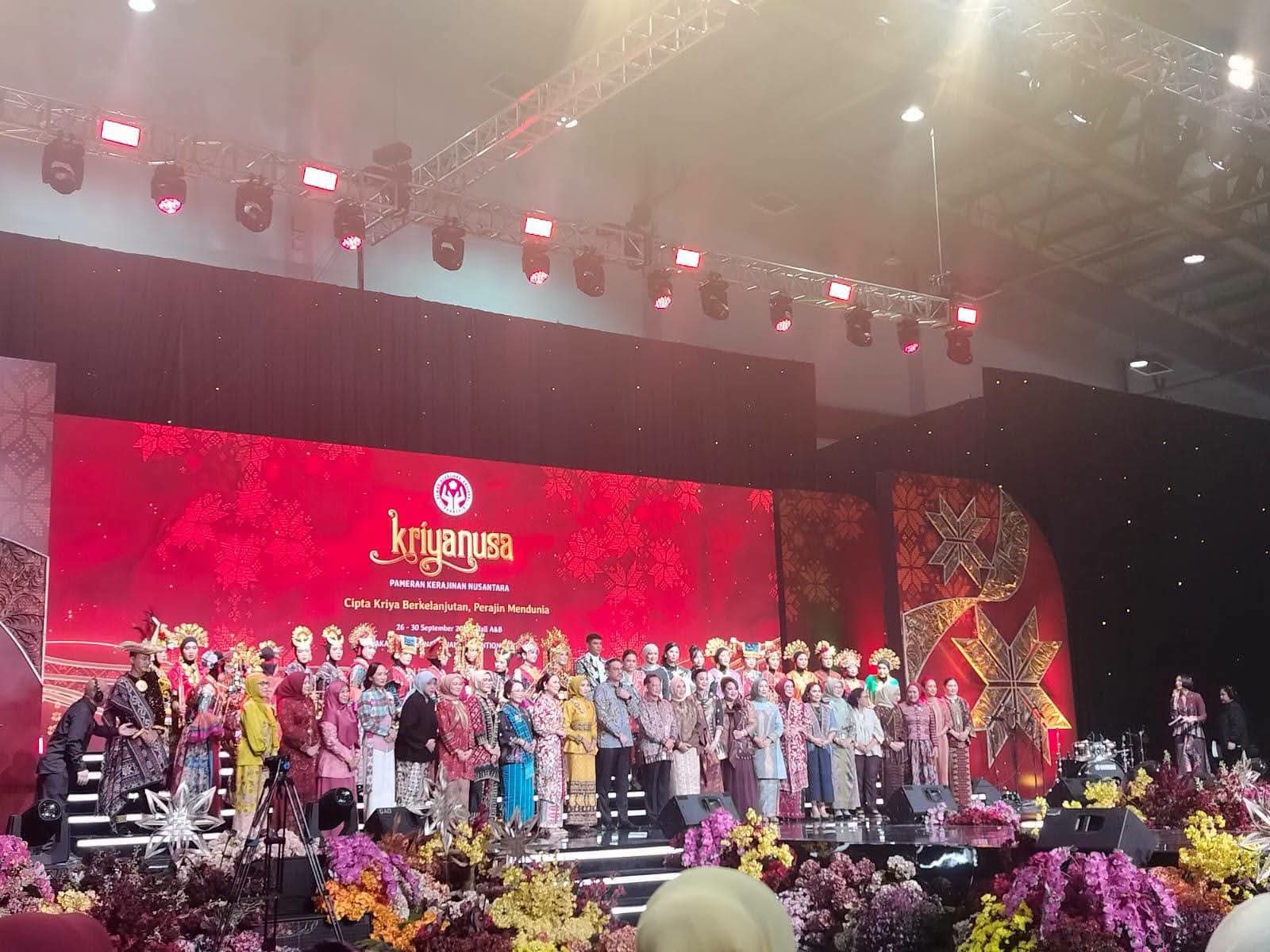 Sukses Ditutup Mendagri, Dekranasda Kota Bengkulu Pukau Panggung Nasional Lewat Pesona Kain Besurek di Kriyanusa 2026