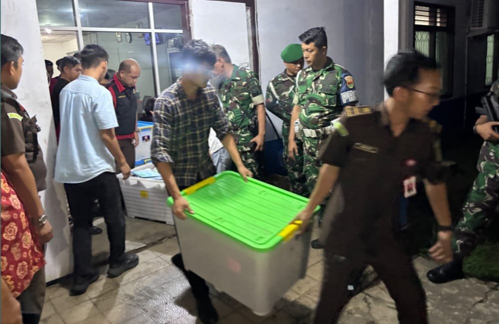 Kejari Bengkulu Utara Geledah Kantor PDAM Tirta Ratu Samban, Amankan 124 Barang Bukti Dugaan Korupsi